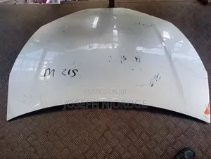 Vitz Juwella 2015 Bonnet