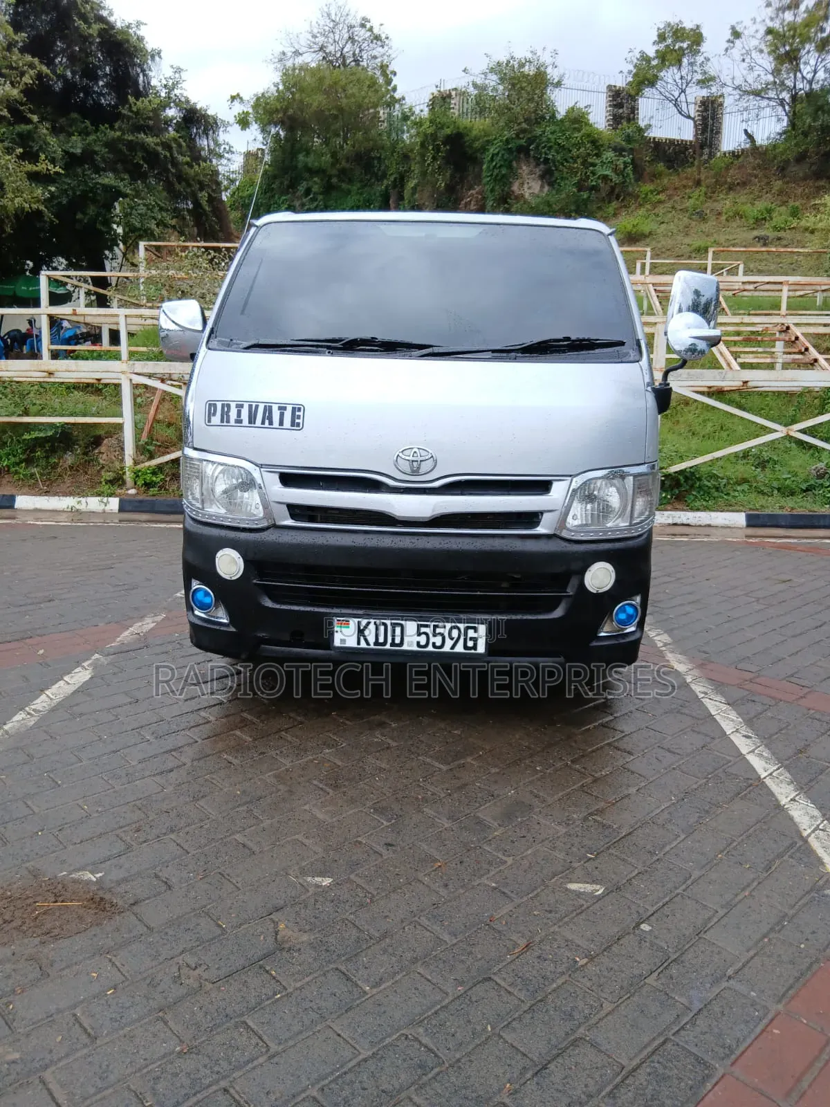 Toyota HiAce 2013 Silver