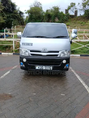 Toyota HiAce 2013 Silver