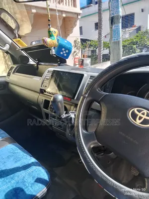 Toyota HiAce 2013 Silver