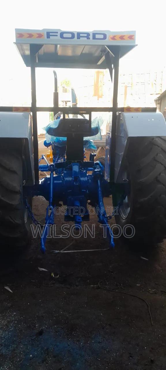 Ford 4000 2 Wheel Tractor - thumbnail 3