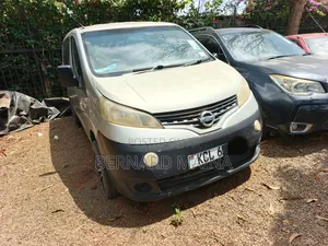 Nissan NV200 2010 Gray