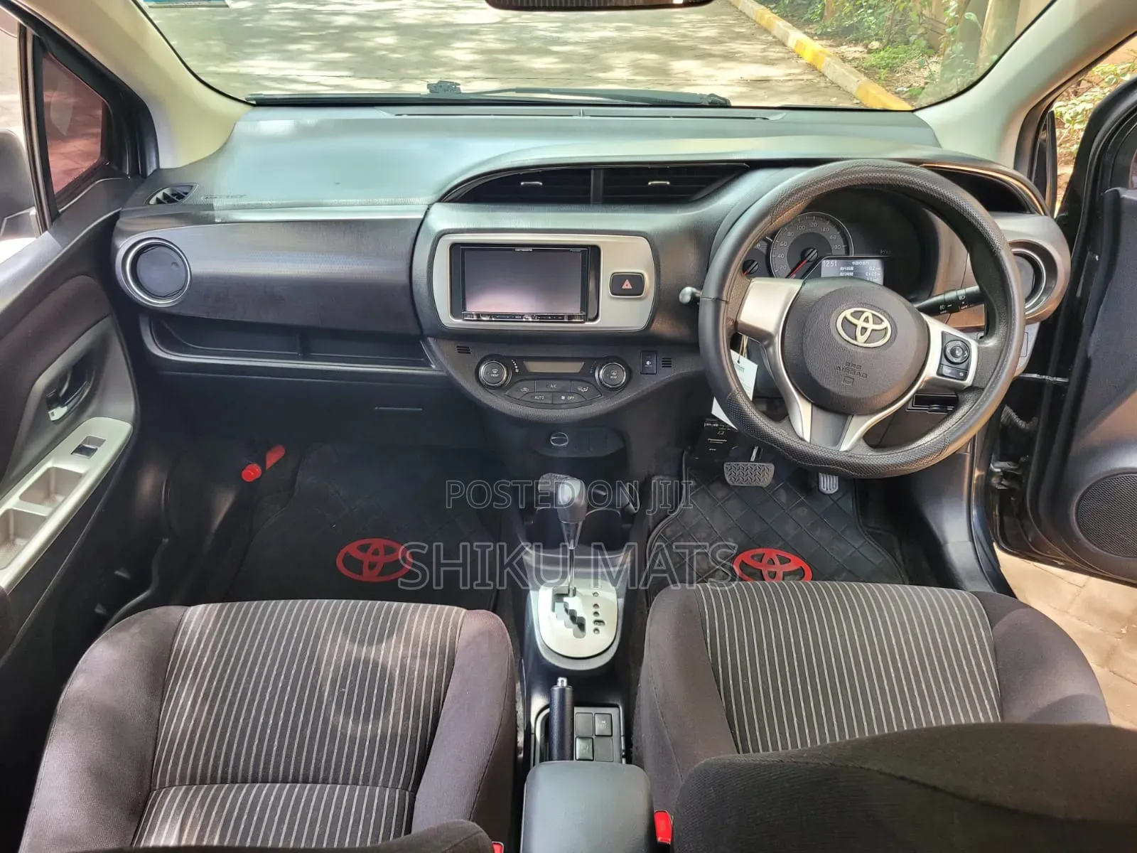 Toyota Vitz 2014 Black