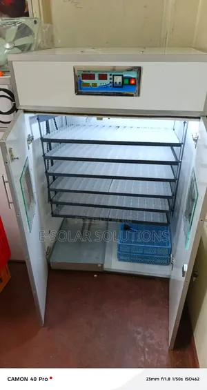 1056 Eggs Incubator
