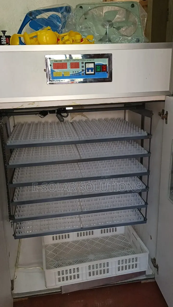 1056 Eggs Incubator