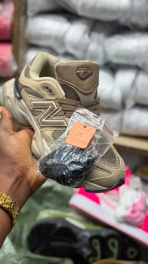 New Balance 9060 Rose Pink (36-42)Ksh 4500