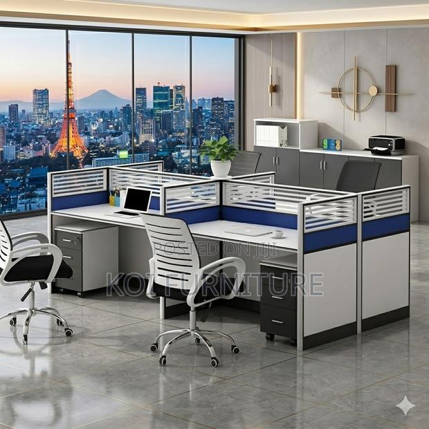 Office Workstation; Four Persons Office Partitioned Workstation Desk