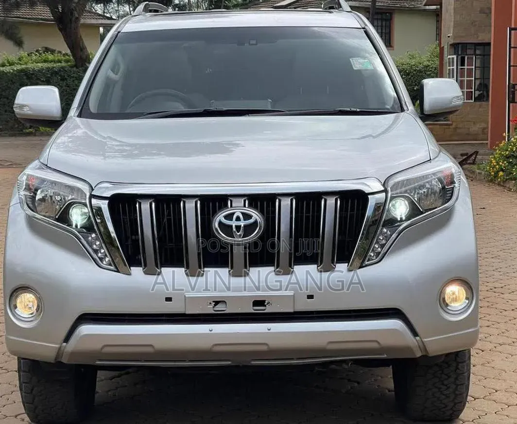 Toyota Land Cruiser 4.5 V8 DSL 2013 Silver