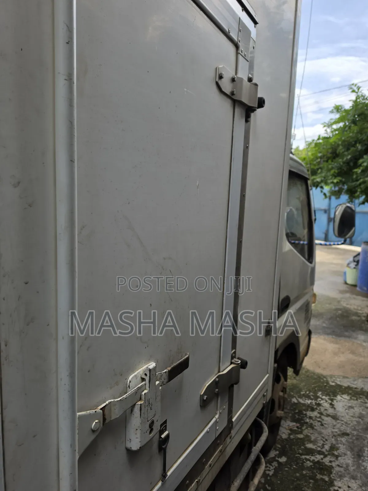 Mitsubishi Canter 4d32 Engine 2014 White for Sell