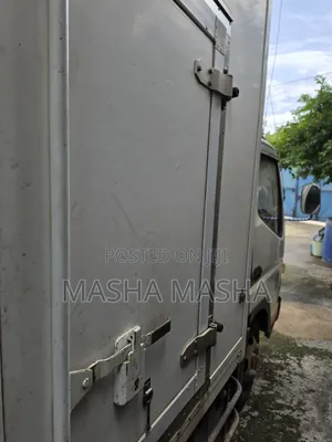 Mitsubishi Canter 4d32 Engine 2014 White for Sell