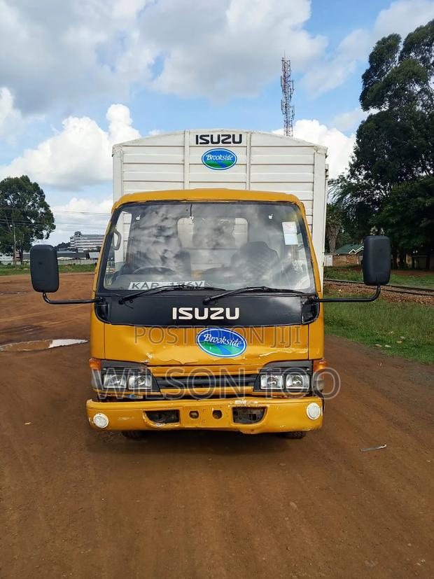 Isuzu NKR Lorry
