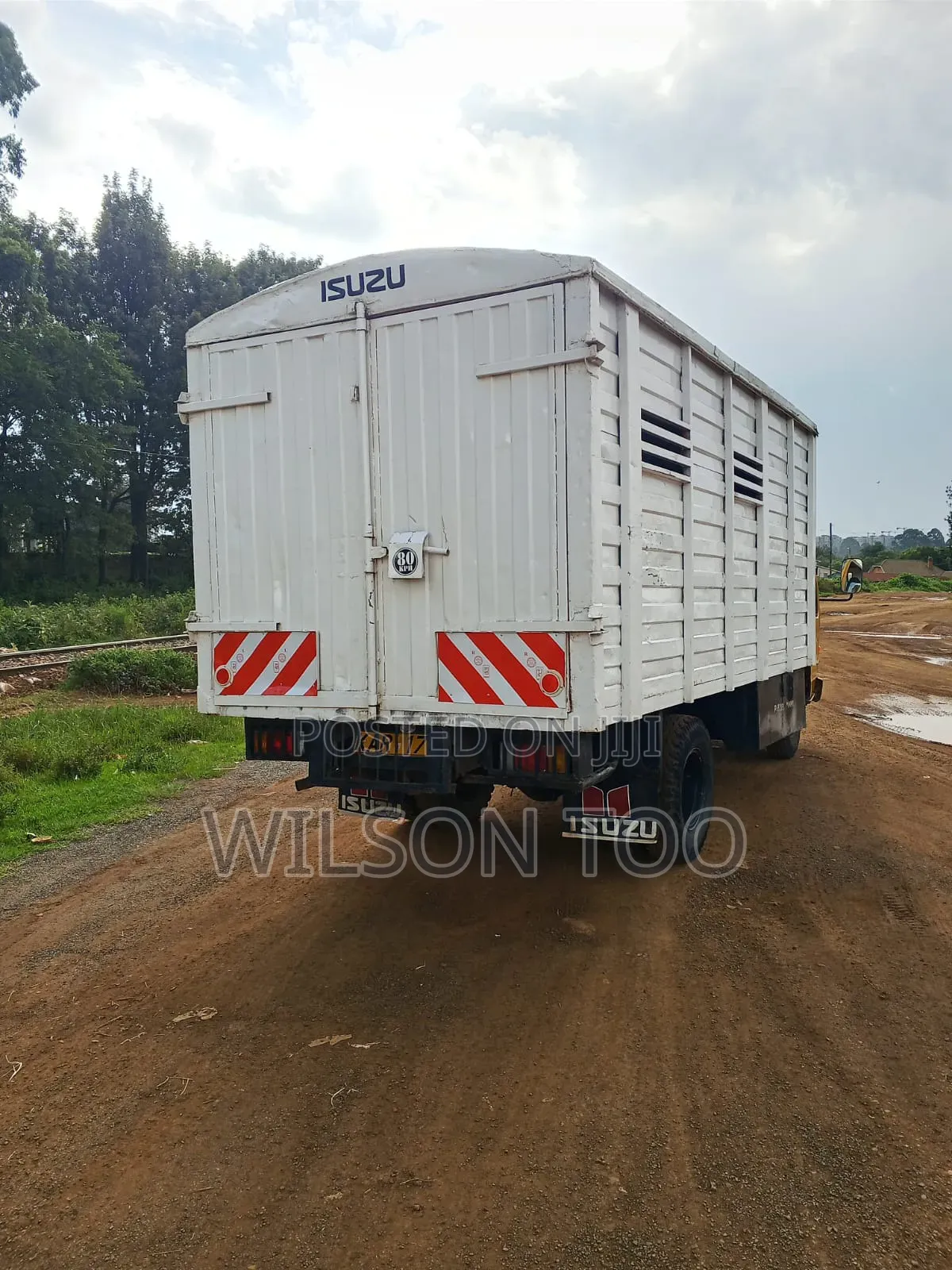 Isuzu NKR Lorry