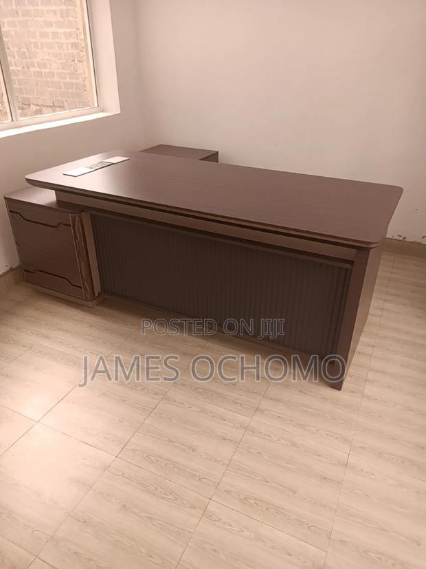 Executive Office Desk - thumbnail 2