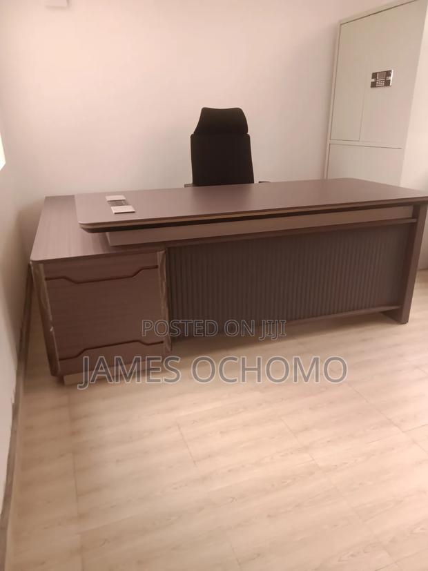 Executive Office Desk - thumbnail 4