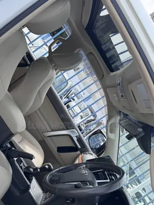 Toyota Land Cruiser Prado 2019 White