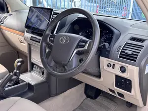 Toyota Land Cruiser Prado 2019 White