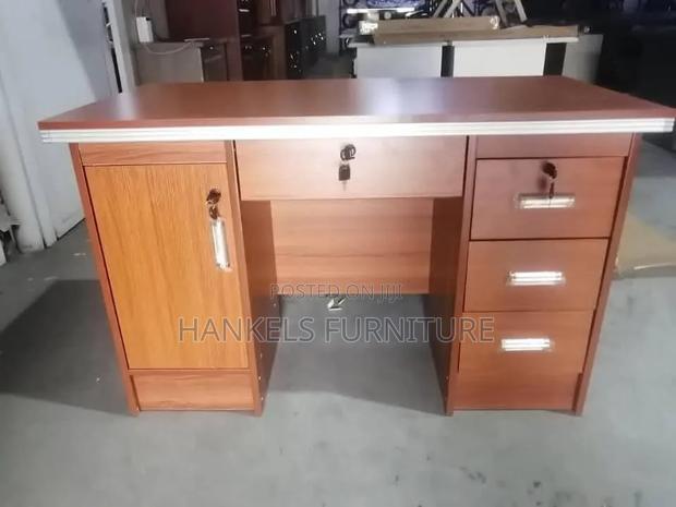 1.2m Office Desk – Professional Workstation for Small Spaces