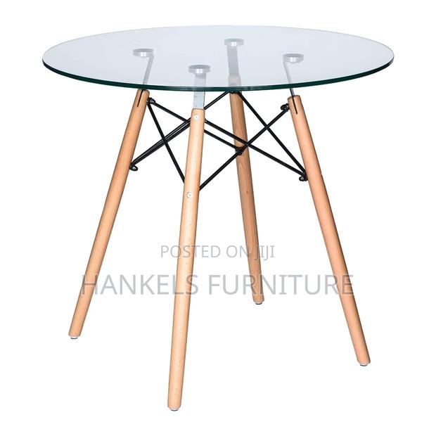 Round Dining Table – Modern Furniture for Dining and Kitchen Spaces