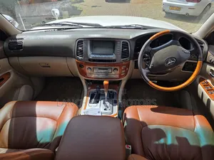 Toyota Land Cruiser 2005 White