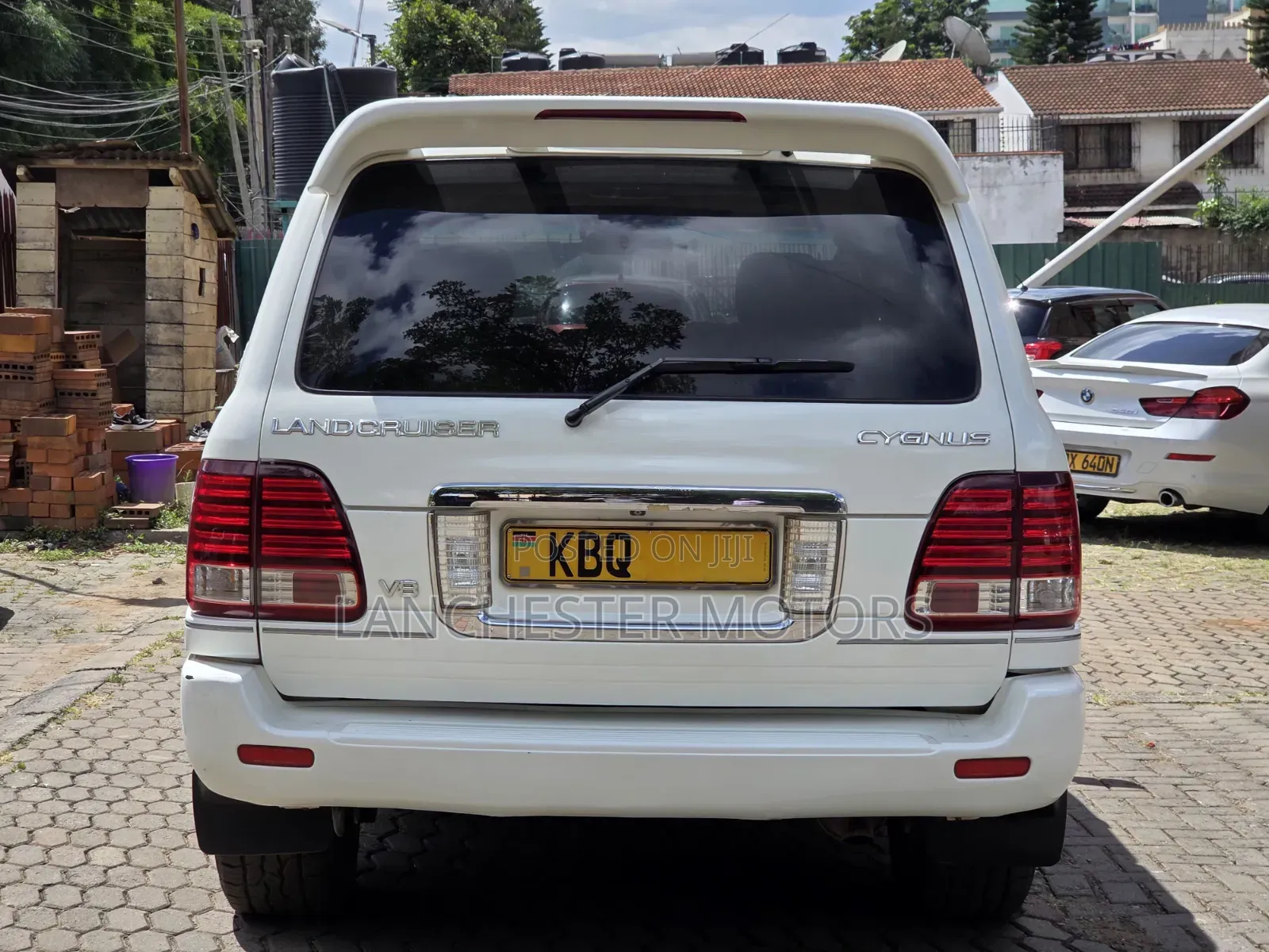 Toyota Land Cruiser 2005 White