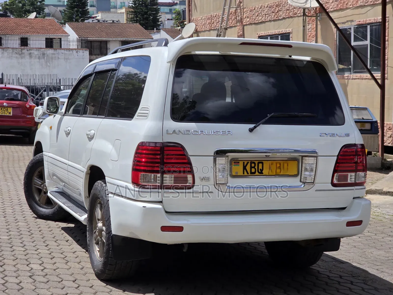 Toyota Land Cruiser 2005 White