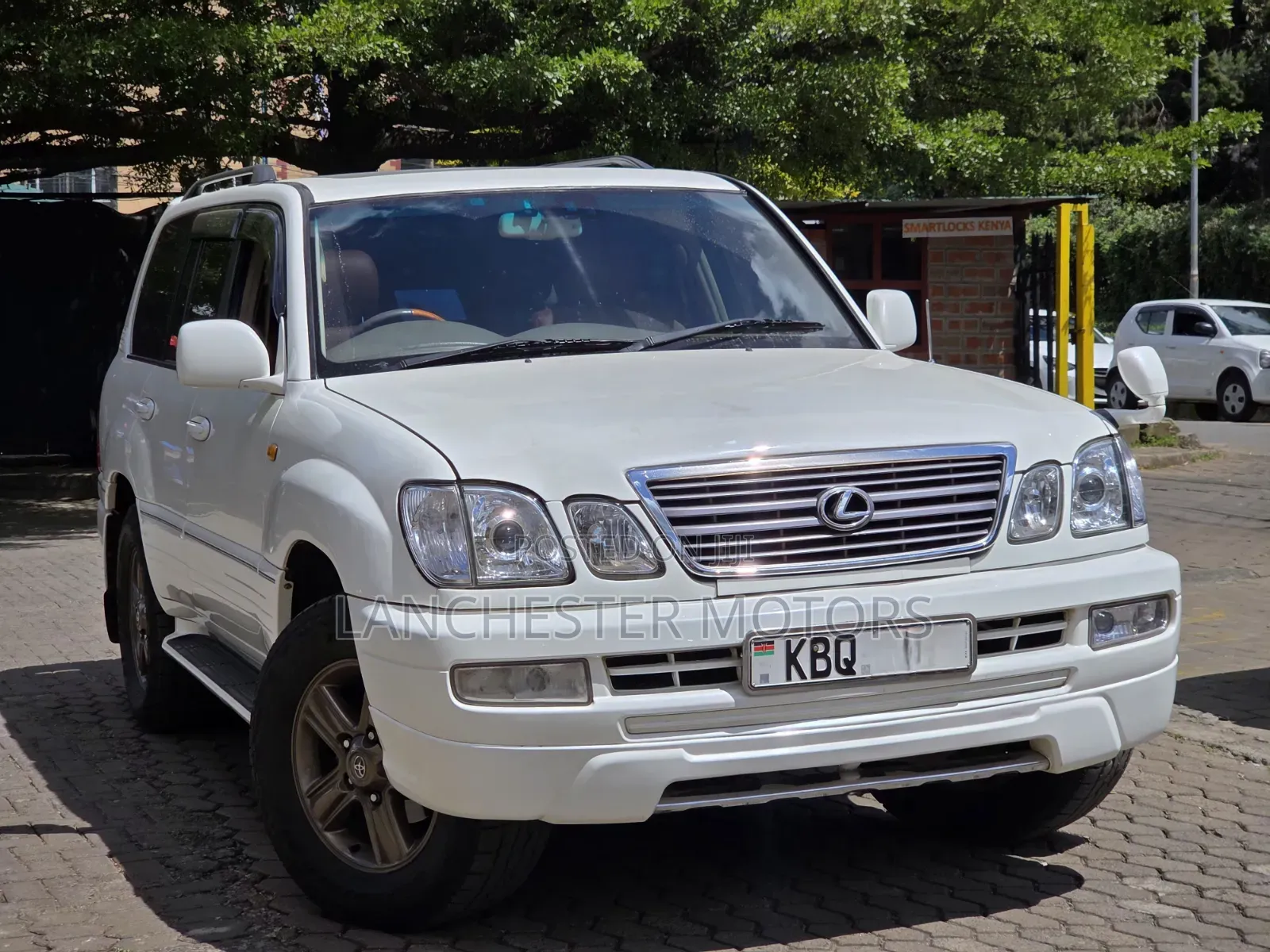 Toyota Land Cruiser 2005 White