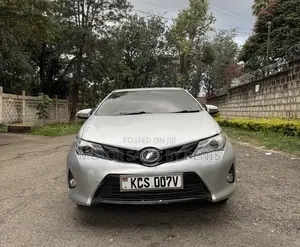 Toyota Auris 2013 Silver