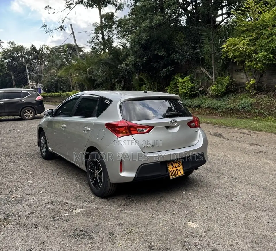 Toyota Auris 2013 Silver