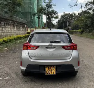 Toyota Auris 2013 Silver