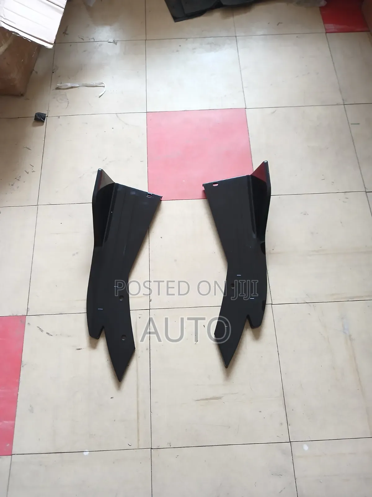 Universal Shark Fin Diffuser Kit – Sport Rear Bumper Aero Fins