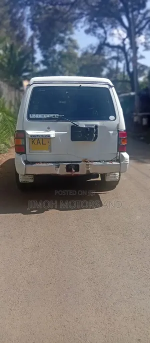 Mitsubishi Pajero 2009 White