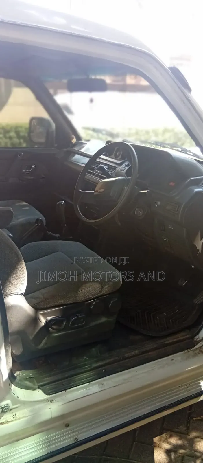 Mitsubishi Pajero 2009 White