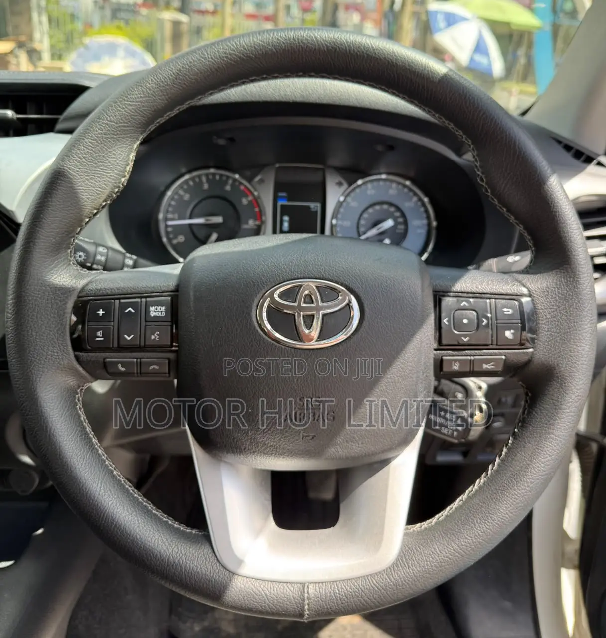 Toyota Hilux 2021 White