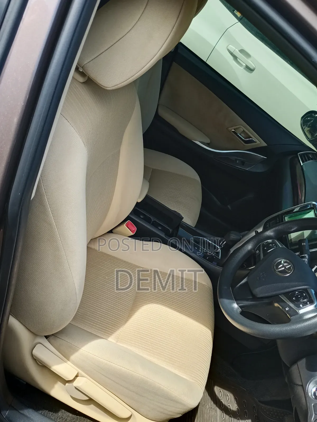 Toyota Premio 2016 Maroon
