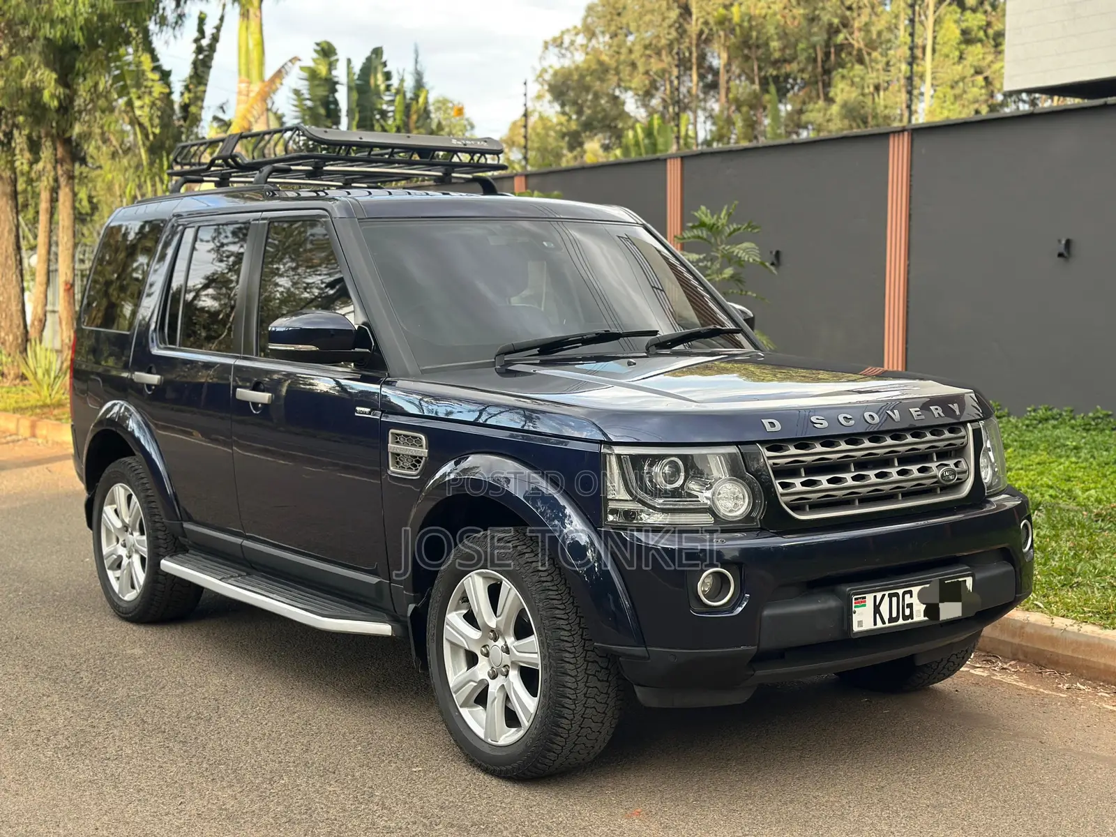 Land Rover Lr4 4dr SUV 4WD (3.0L 6cyl S/C 8A) 2015 Blue