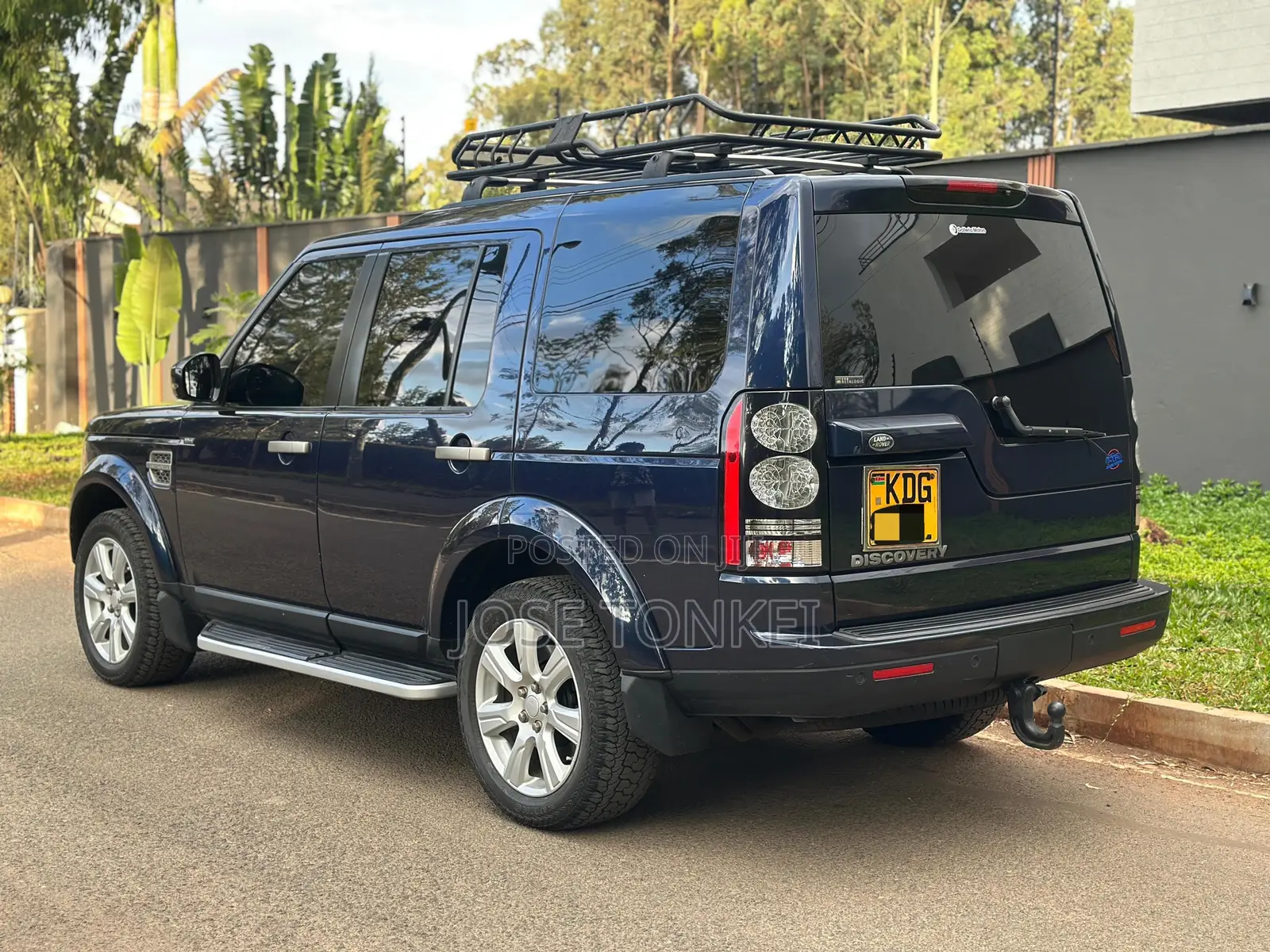 Land Rover Lr4 4dr SUV 4WD (3.0L 6cyl S/C 8A) 2015 Blue