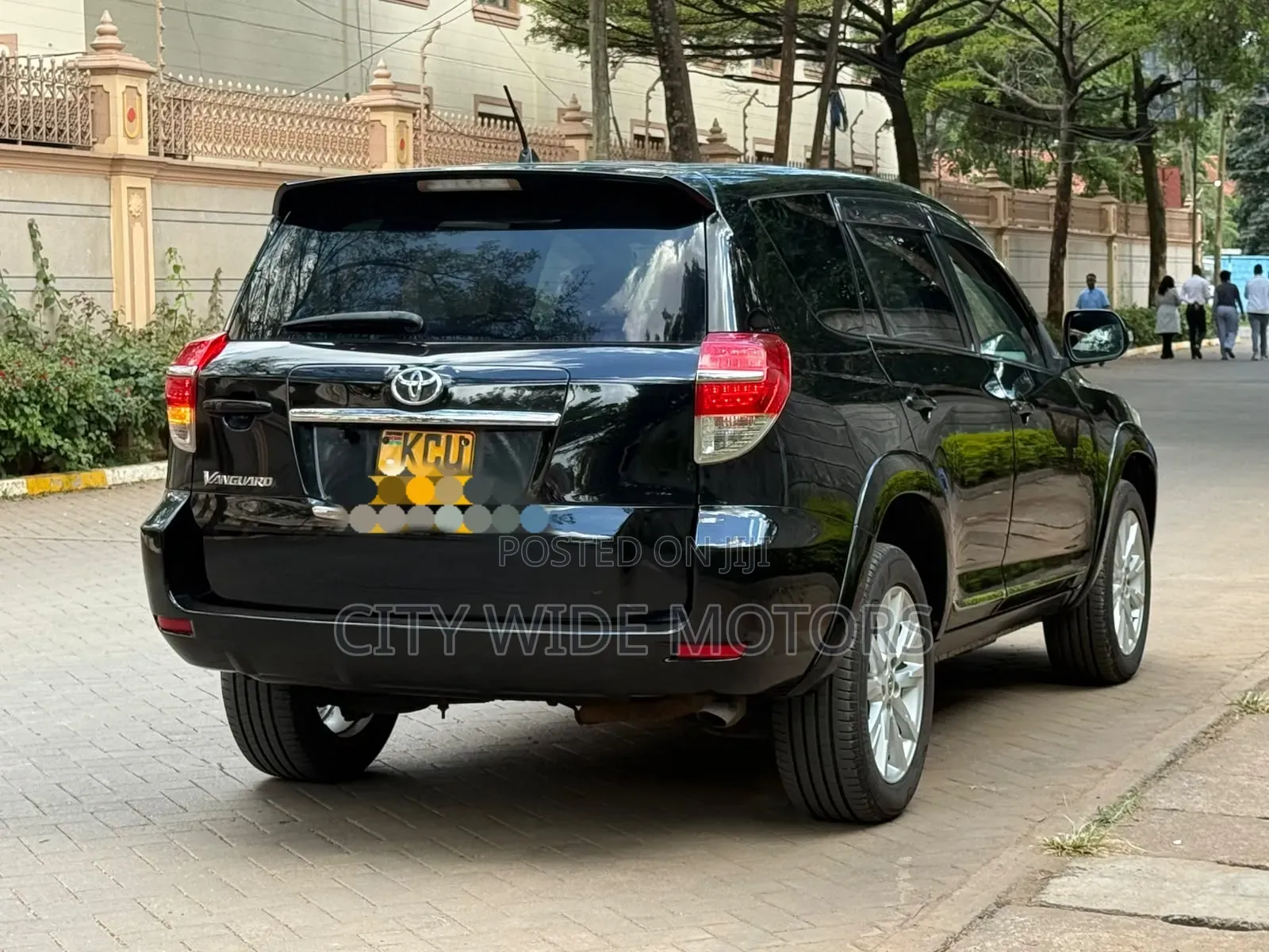 Toyota Vanguard 2012 Black