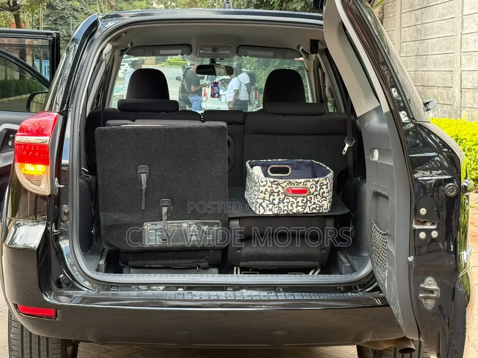Toyota Vanguard 2012 Black