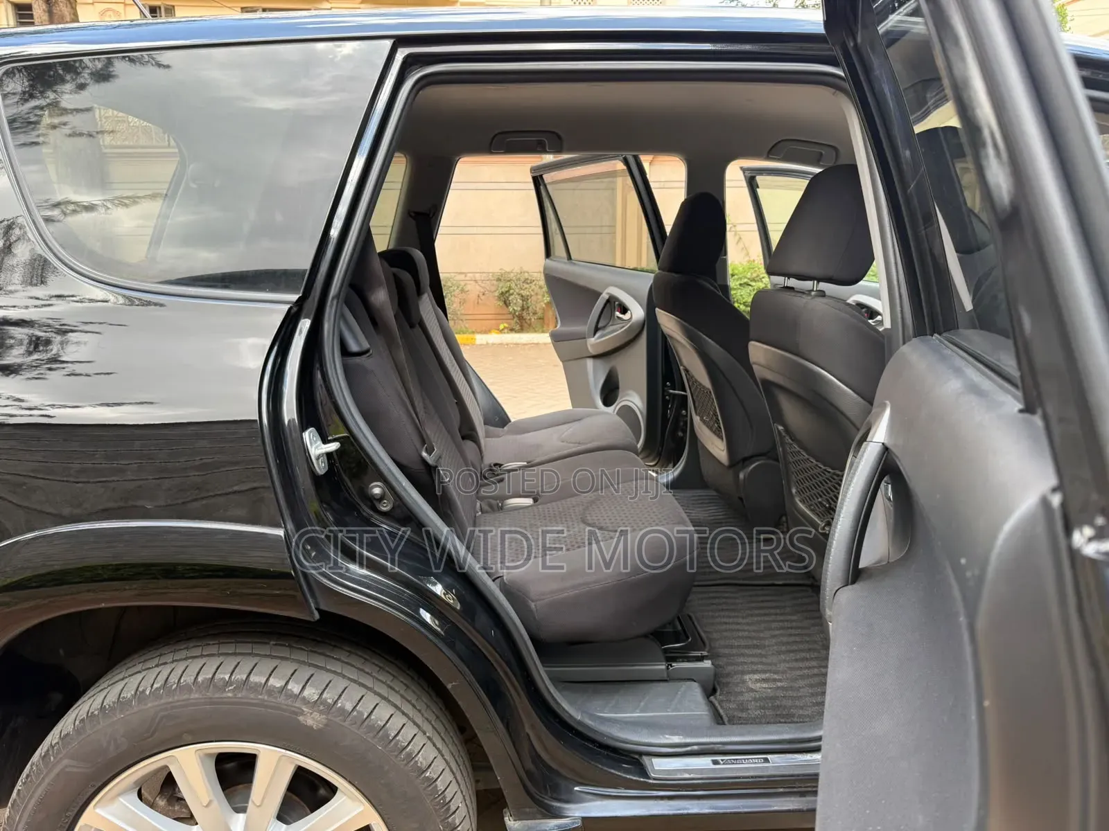 Toyota Vanguard 2012 Black