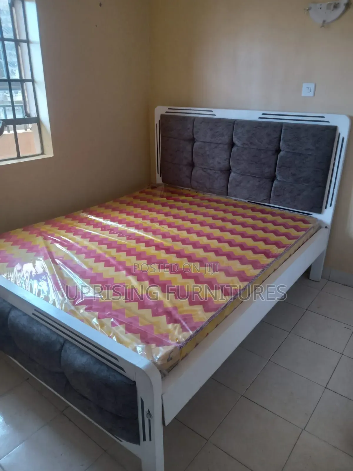 Mocket Bed Gray Fabric 4by 6