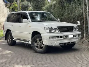 Toyota Land Cruiser 2005 White