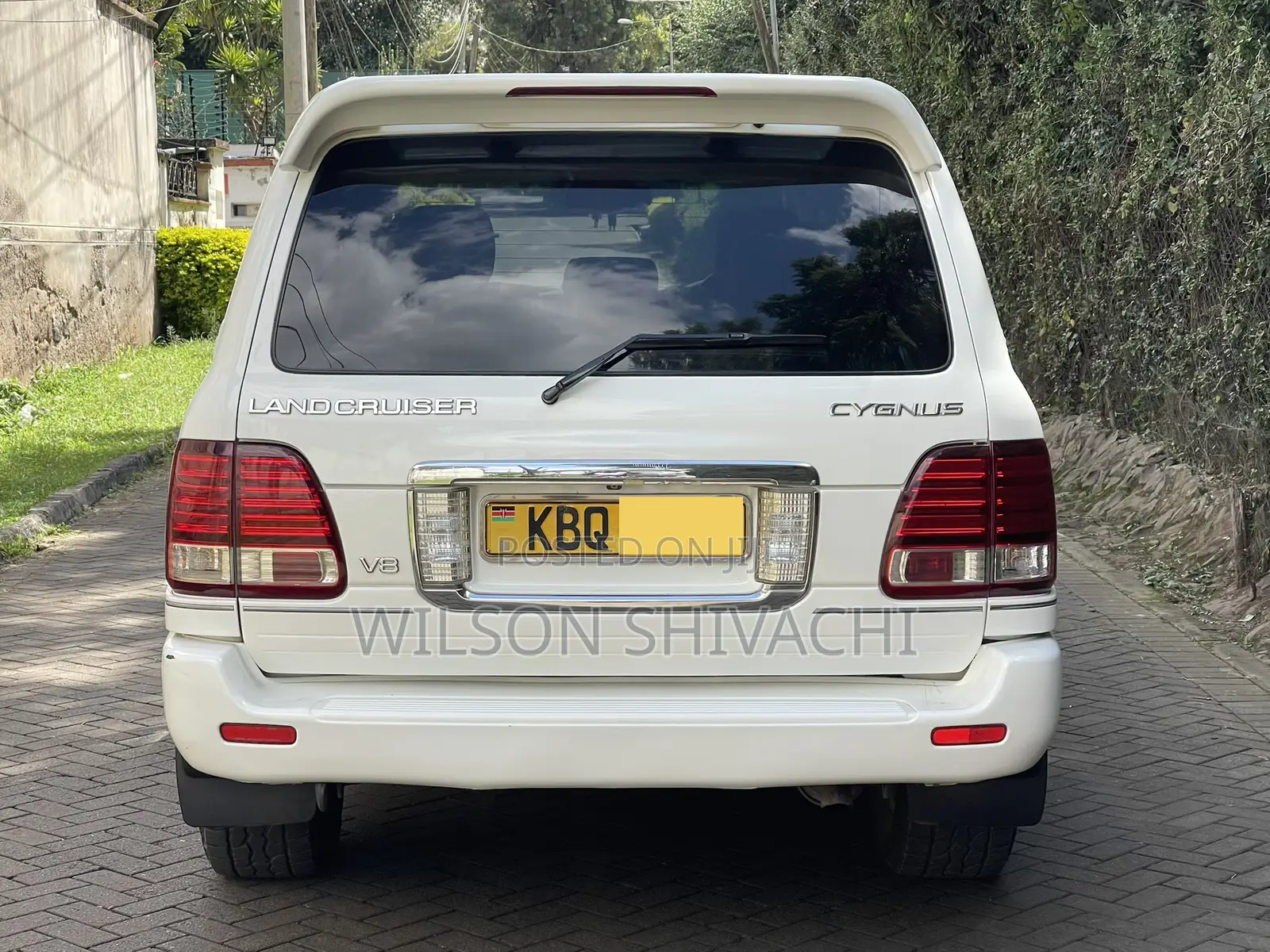 Toyota Land Cruiser 2005 White