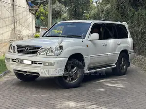 Toyota Land Cruiser 2005 White