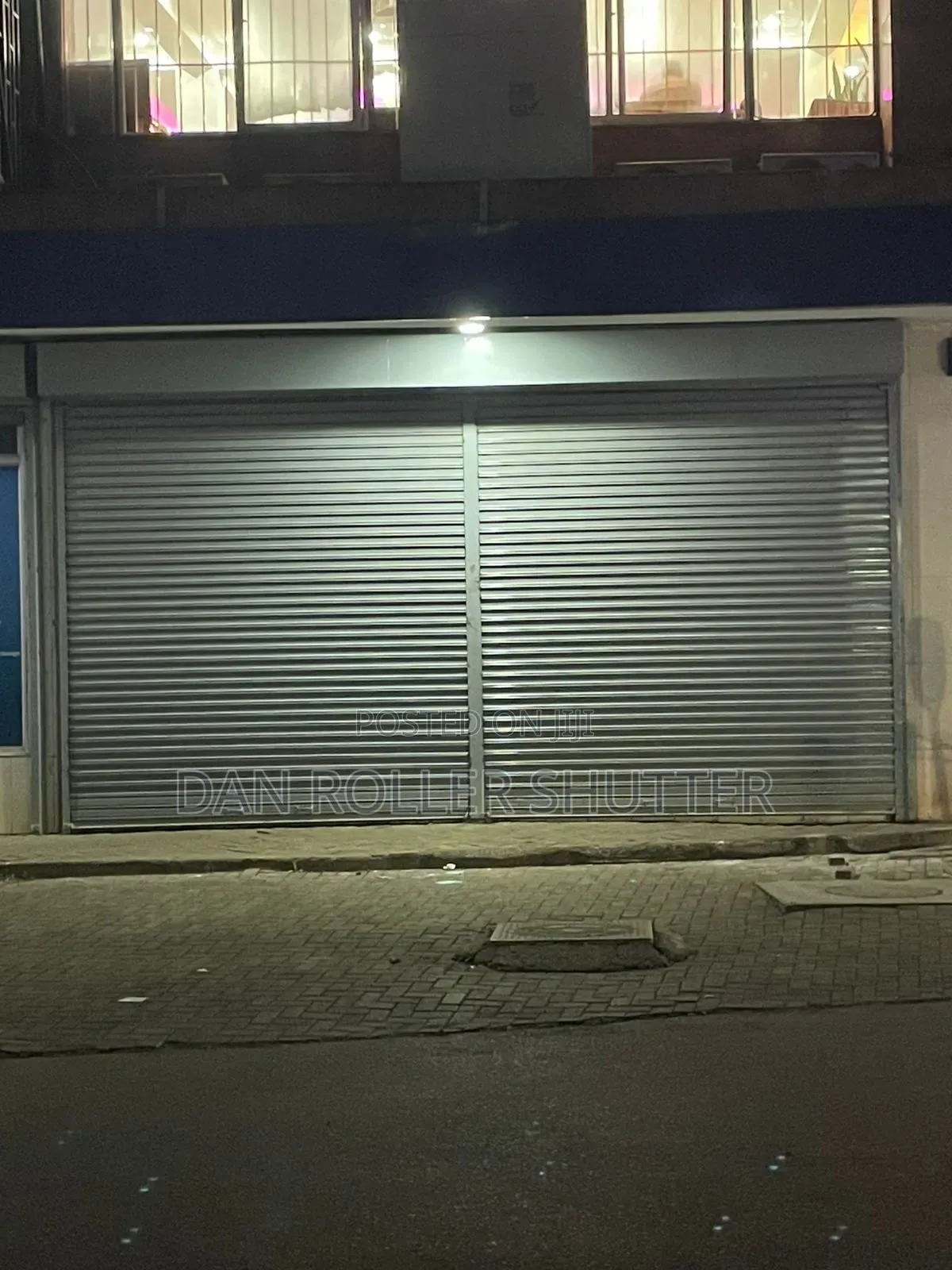 Manual Roller Doors With Custom Sizes