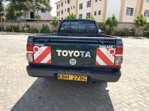 Toyota Hilux 2008 Green