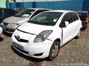 Toyota Vitz 2011 White