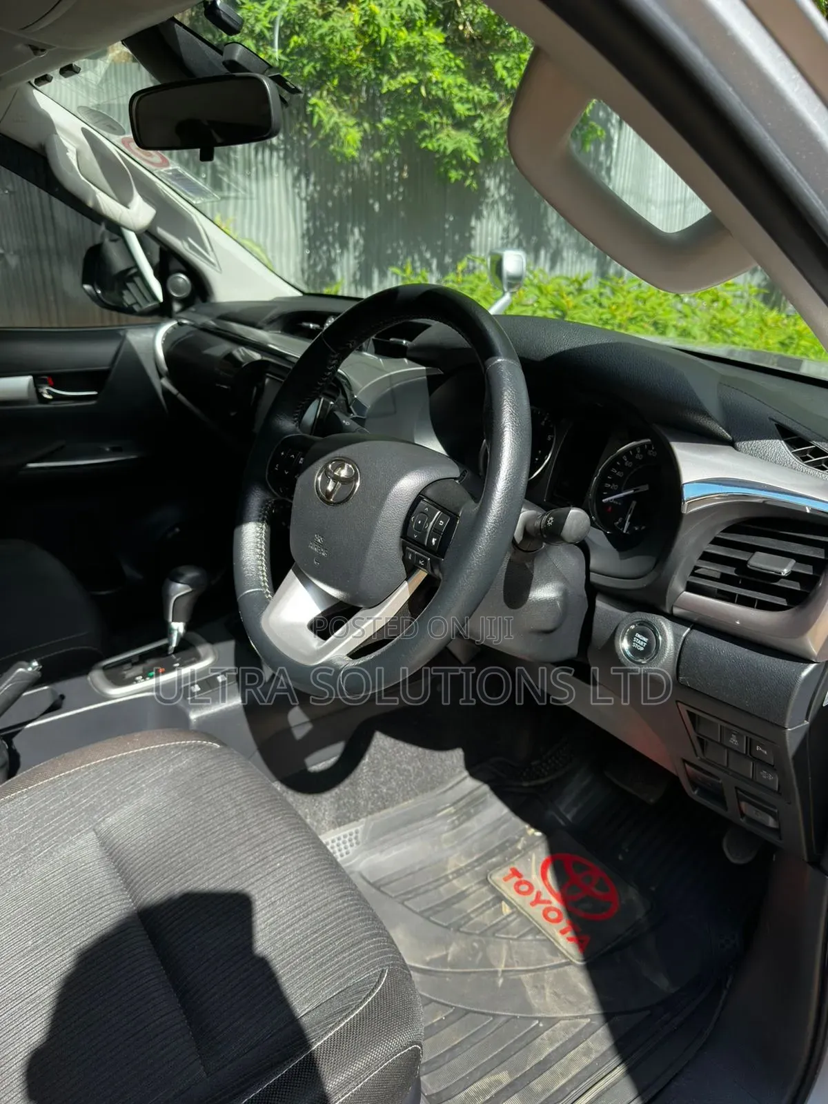 Toyota Hilux 2020 Silver