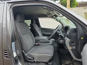 Nissan NV350 2019 Gray
