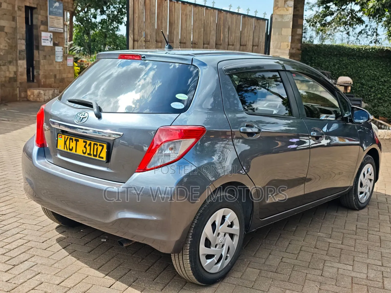 Toyota Vitz 2012 Gray