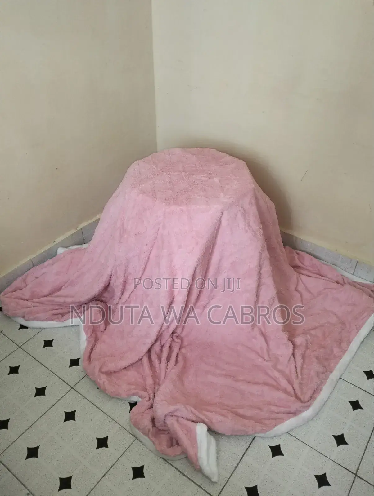 Fleece/ Sherpa/ Throw Blankets